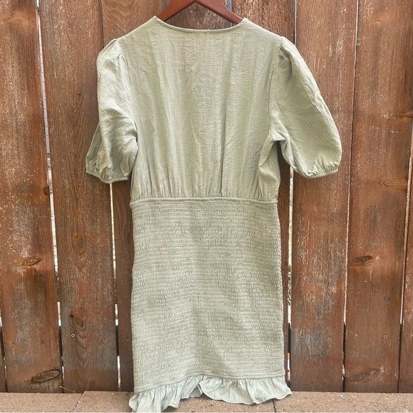 STORIA Women’s Pale Green Smocked Fitted Dress Mini Size Large - Picture 8 of 10